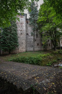 Castel Manastırı Duvarı Pencereleri Yeşil Köprü