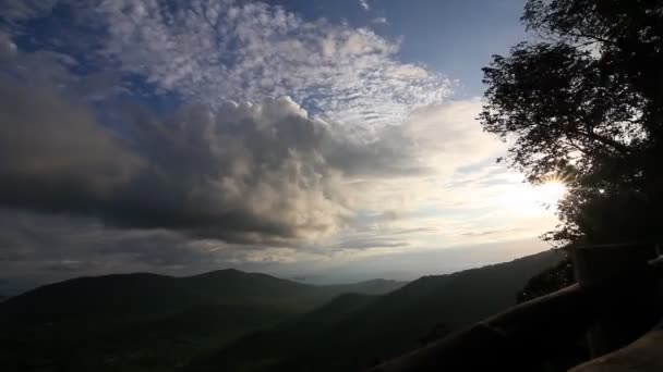 Naplemente a völgyben idő telik el — Stock videók