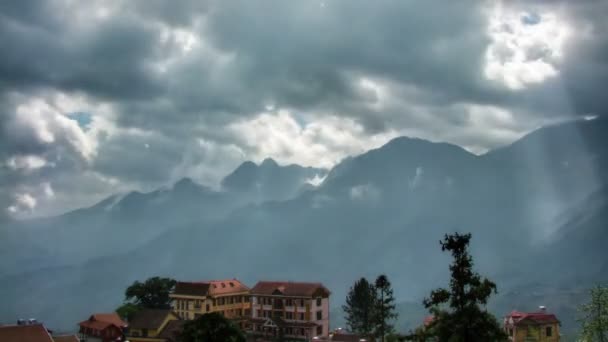 Hotéis em montanhas lapso de tempo — Vídeo de Stock