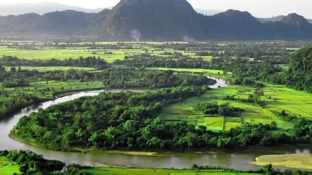 Paisagem de montanhas aéreas — Vídeo de Stock