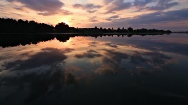 ウィントフック、ナミビアに近いナミビアのサバンナ雨雲