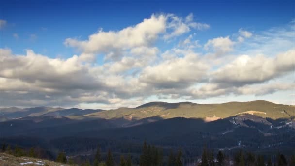 Góry z systemem upływ czasu chmury — Wideo stockowe