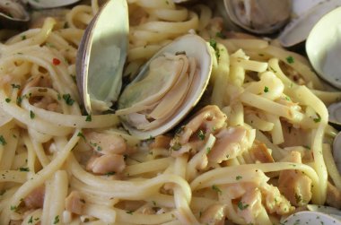 Linguini'nin ve istiridye