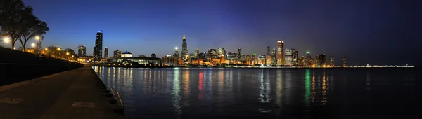 Stad chicago in de schemering — Stockfoto
