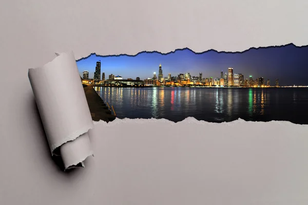 Gescheurd papier met chicago skyline — Stockfoto