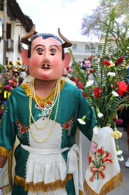 cajabamba Perulu folklor dansçısı