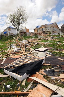 Tornado saint louis vurduktan sonra imha