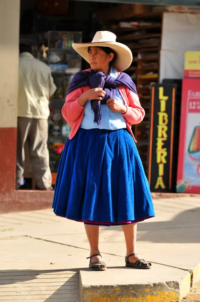 Native kvinna i norra peru — Stockfoto