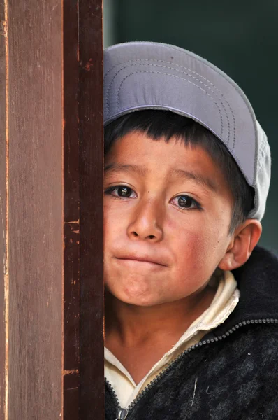 Retrato do menino pobre — Fotografia de Stock