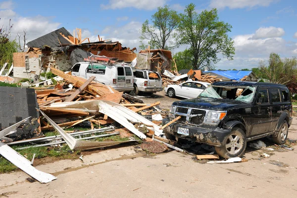 Destruction After Tornadoes Hit Saint Louis — Stock Photo, Image