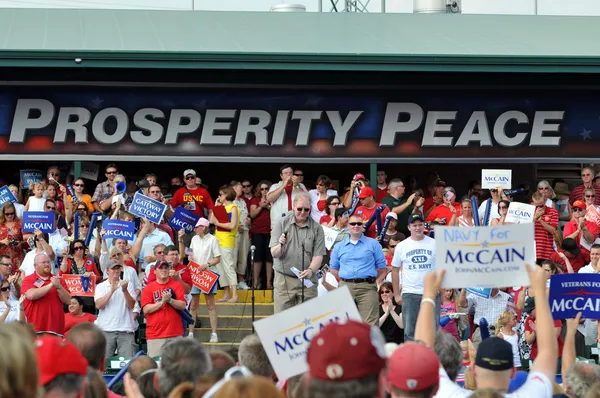 Manifestación en O 'Fallon, Missouri por McCain y Palin — Foto de Stock