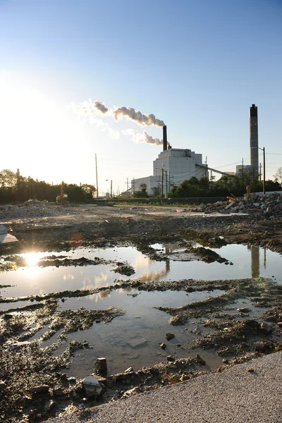 Factory With Smokestacks — Stock Photo, Image