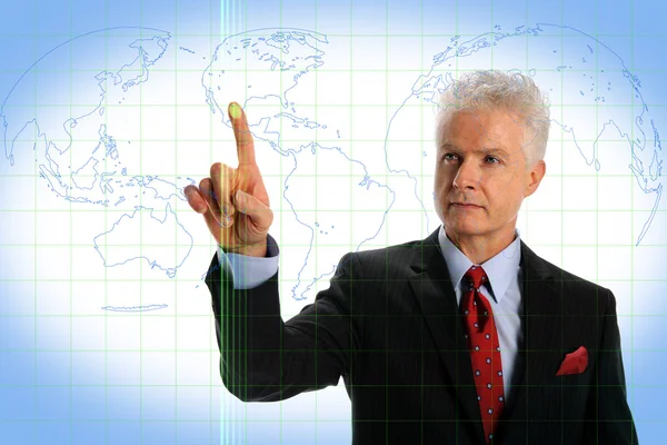 Biznesmen za pomocą człowieka za pomocą Interfejs ekranu dotykowego — Zdjęcie stockowe