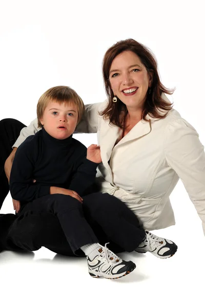 Mãe e filho com síndrome de Down — Fotografia de Stock