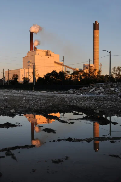 Industrial Site With Smokestacks — Stock Photo, Image