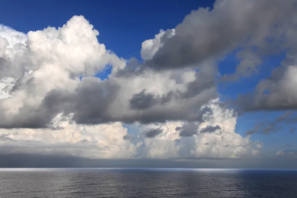 Nubes en las Islas Caimán — Foto de Stock