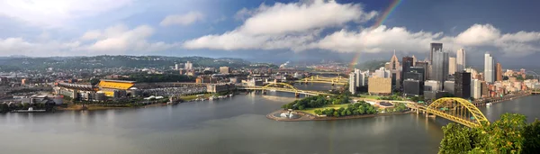 Panoramatický pohled na město pittsburgh — Stock fotografie