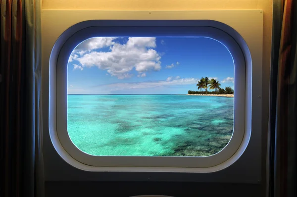 A cirkálás hajón ablak kilátás — Stock Fotó