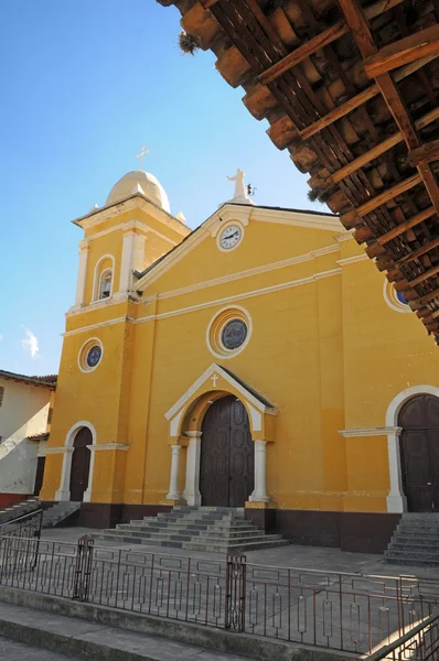 Kolonialnego kościoła w cajabamba, peru — Zdjęcie stockowe