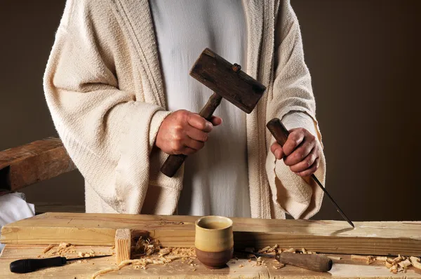 Jesus händer med snickarens verktyg — Stockfoto