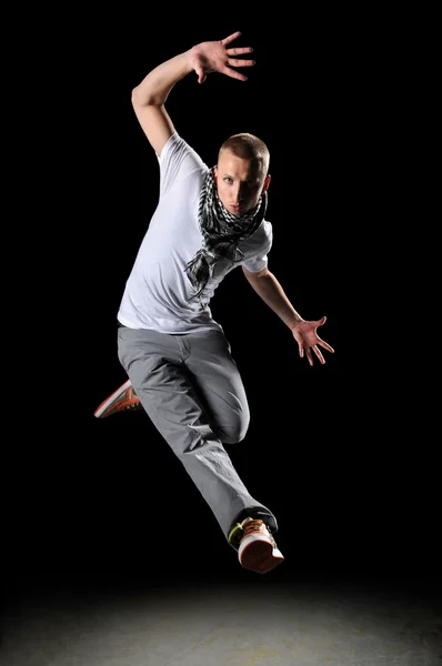 Hip hop danser springen — Stockfoto