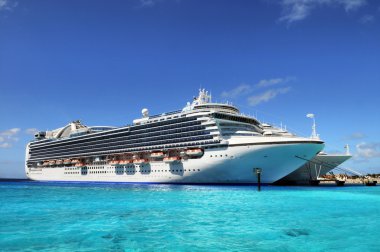 Cruise schepen verankerd in grand turk eiland