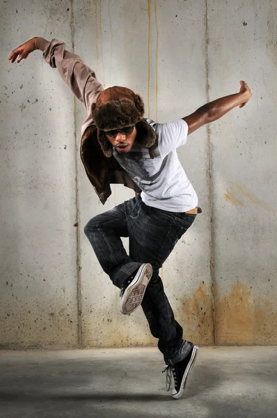 Hip hop hombre bailando — Foto de Stock