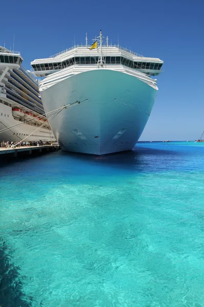 Cruise Ships Anchored in Grand Turk Island — Stock Photo, Image