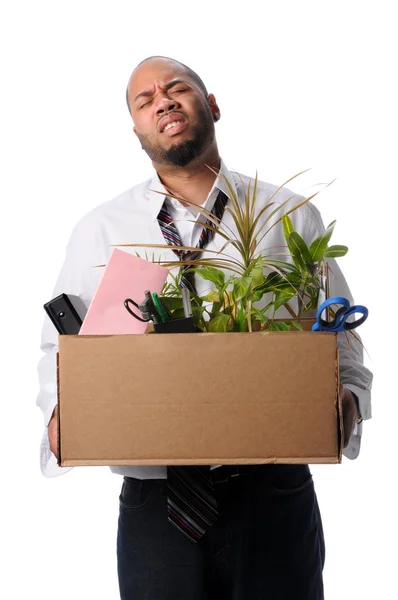 Homem transportando caixa com pertences — Fotografia de Stock