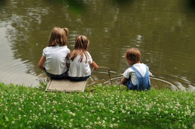 oyun oynayan çocuklar