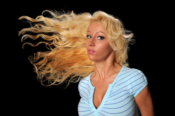 Mulher lançando cabelo — Fotografia de Stock