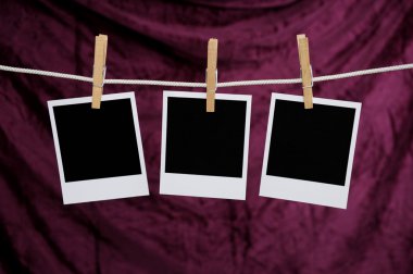 Üç polaroid fotoğraf