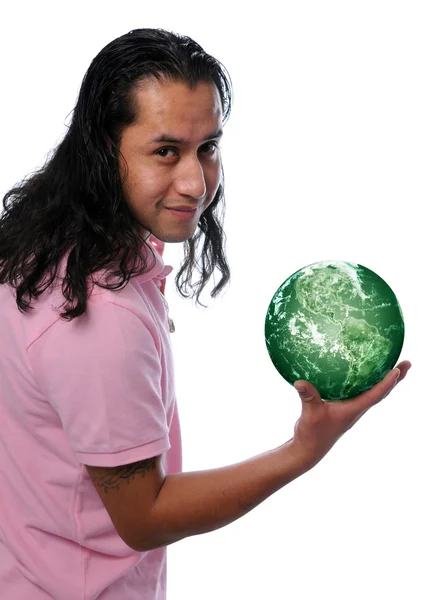 Hispanik erkek holding yeşil dünya — Stok fotoğraf