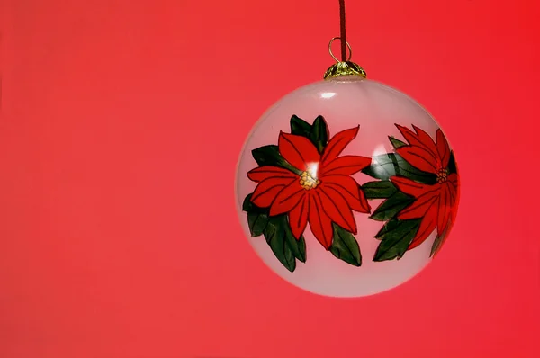 Kerst ornament met Poinsettia — Stockfoto
