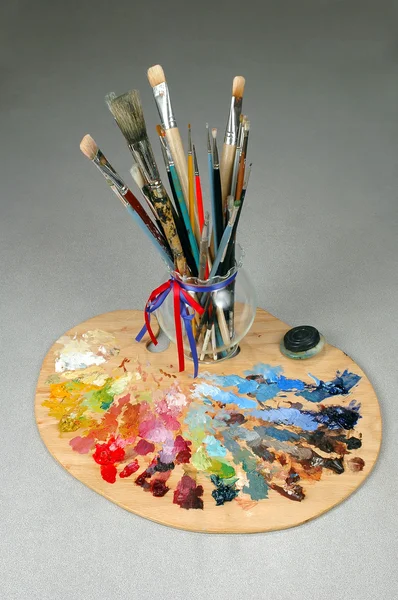 Artists Brushes and Palette — Stock Photo, Image