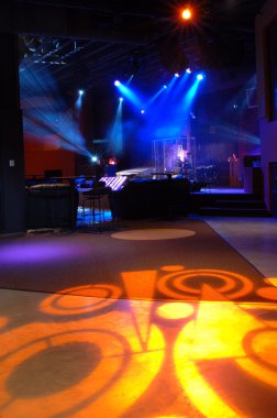 aydınlatma ve sahne