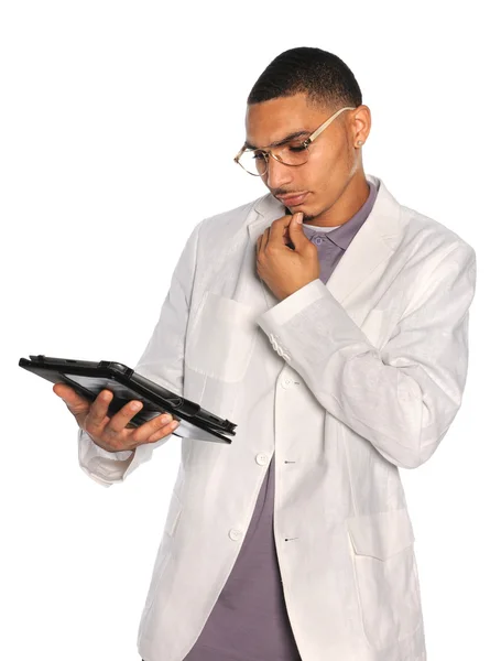 Homme d'affaires utilisant une tablette électronique — Photo