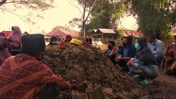 Procesja Pogrzebowa Ciał Spowodowana Przez Covid Blora Central Java Indonezja — Wideo stockowe