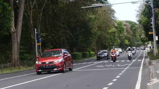 Bajra Sandhi Monument Located Renon Field Accompanied Traffic Highway Bali — Vídeo de Stock