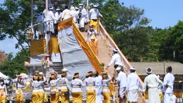 Balinese Hindoe Crematie Ceremonie Ngaben Van Een Lid Van Koninklijke — Stockvideo