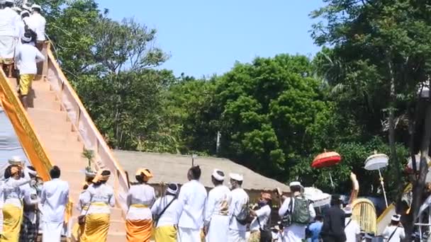 발리에서 Ida Pedanda Nabe Gee Erenja Ngenjung Family Puri Sanur — 비디오