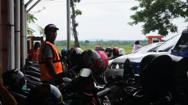 Blora Indonesien März 2022 Traditionelle Marktsituation Viele Fahrzeuge Wie Motorräder — Stockvideo