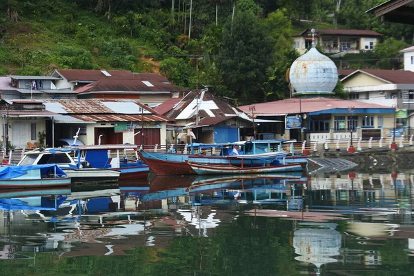 View River Boats Activities Residents Siti Nurbaya Padang Bridge West — стоковое фото