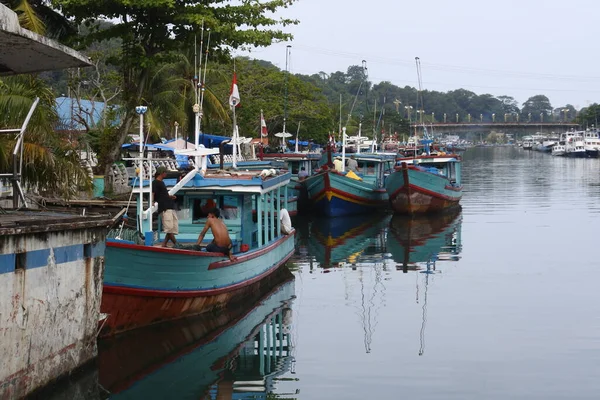 View River Boats Activities Residents Siti Nurbaya Padang Bridge West — Fotografia de Stock