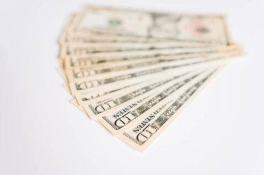 Beyaz arka planda Amerikan para birimi faturaları 10 dolar. Yüksek kalite fotoğraf