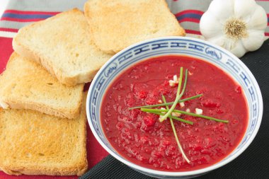 kırmızı pancar püresi çorbası