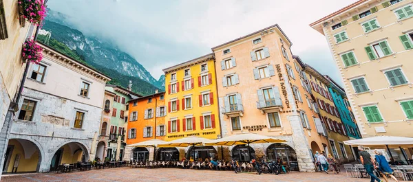 Riva Del Garda Itália Setembro 2021 Ruas Coloridas Bela Cidade — Fotografia de Stock