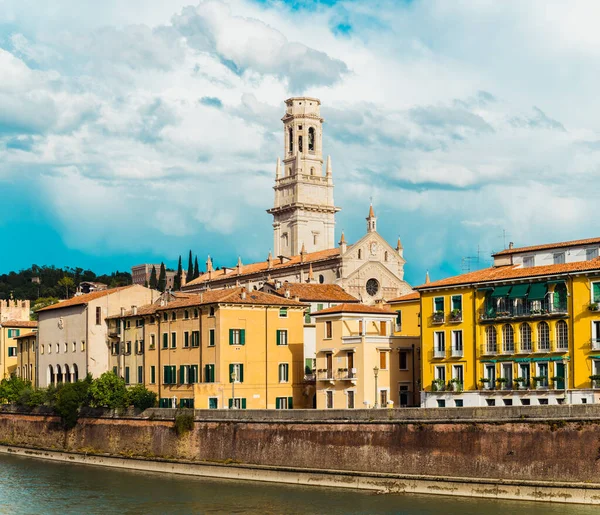 Panorâmica Verona Atravessada Pelo Rio Adige Com Torre Catedral Santa — Fotografia de Stock