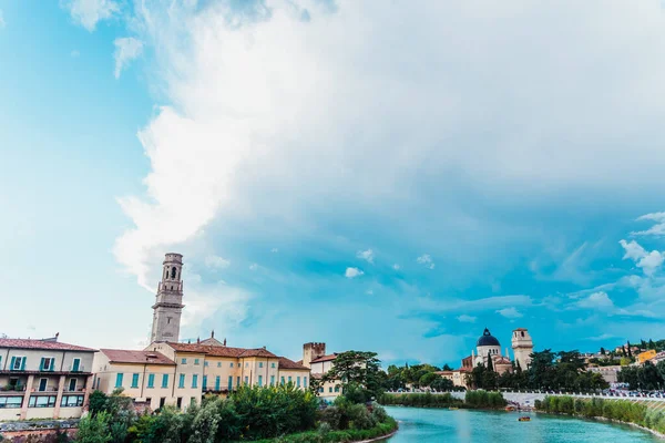 Panorâmica Alto Castelo Verona Com Vista Para Telhados Vielas Cidade — Fotografia de Stock