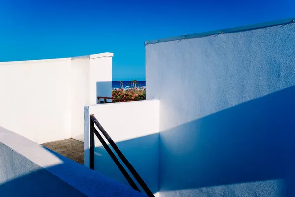 Vue Sur Plage Méditerranéenne Depuis Toit Simple Appartement Aux Murs — Photo